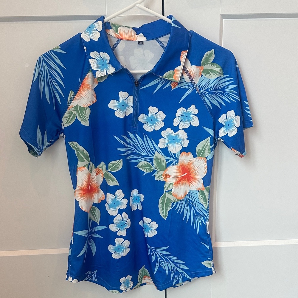 Blue Floral Women's Short Sleeve Top